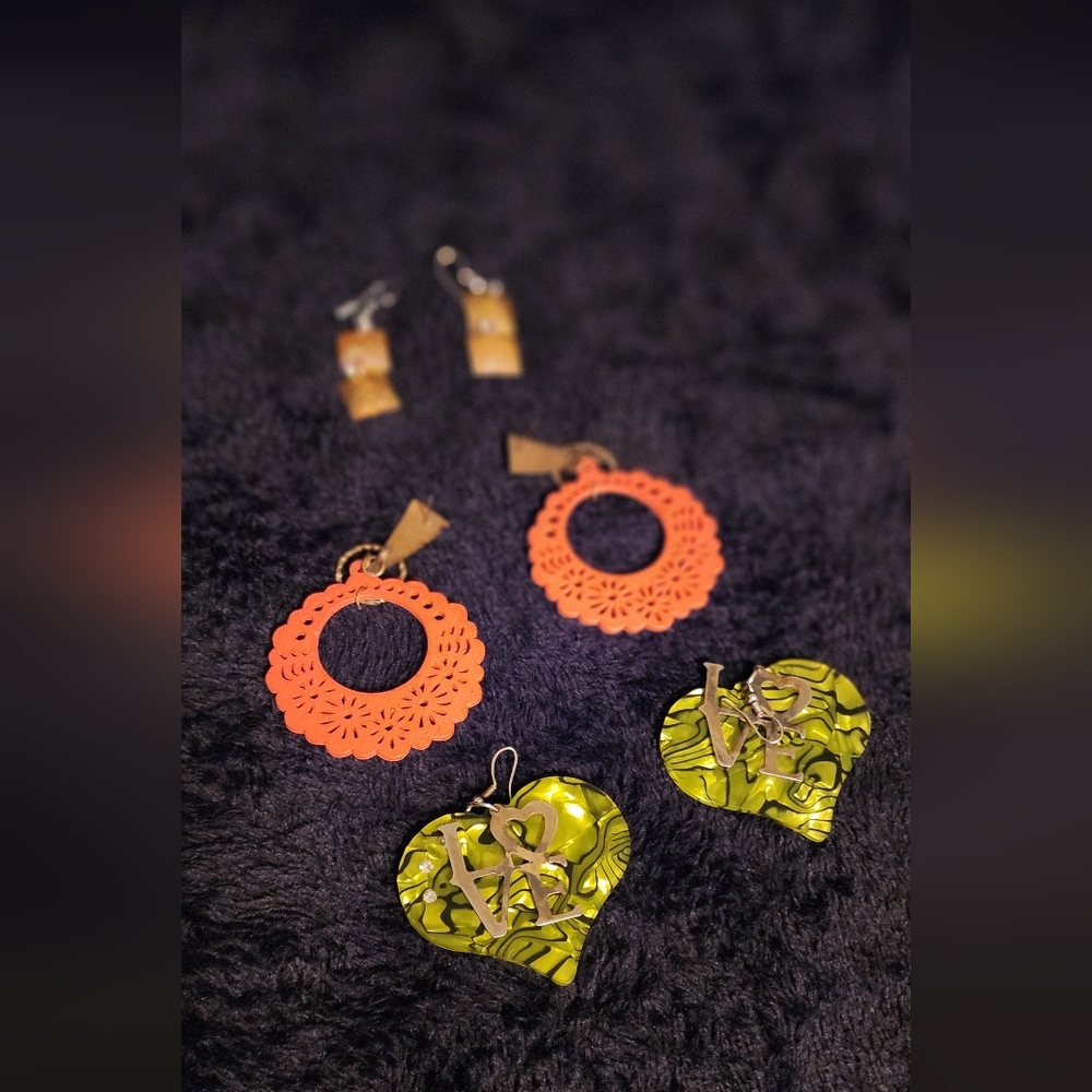 3 pairs of pierced earrings